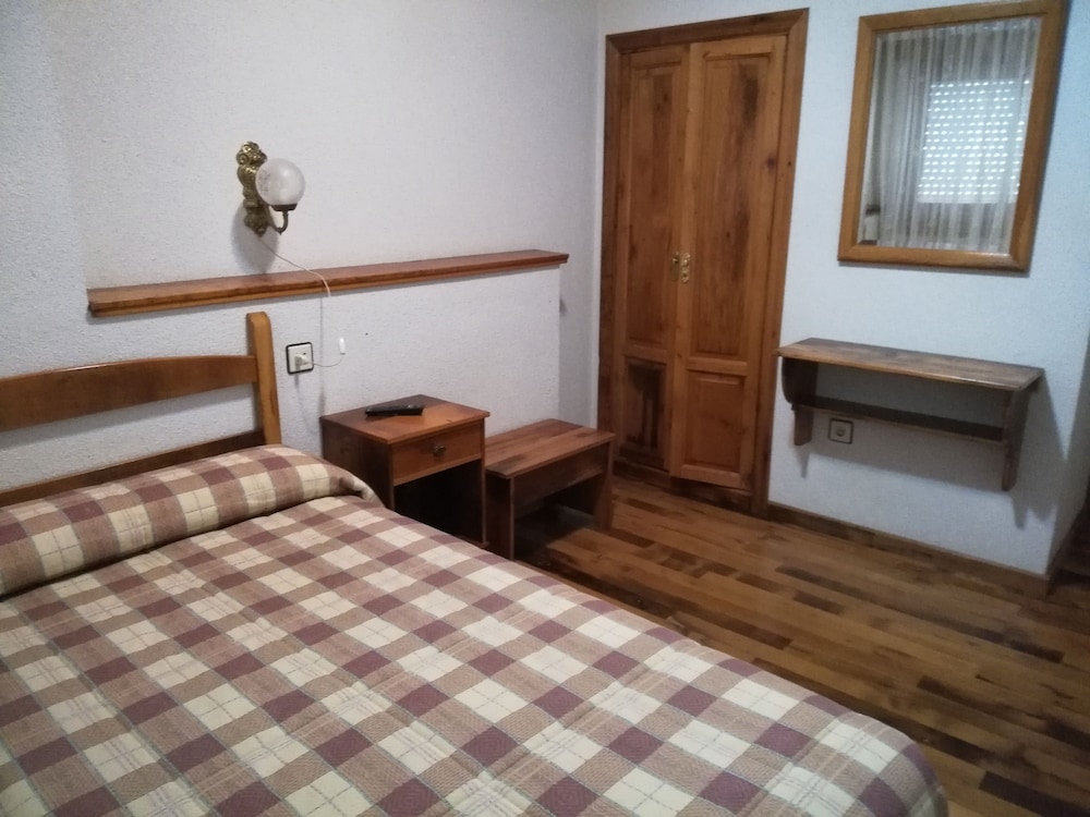 Hostal Restaurante Ventasierra photo 2