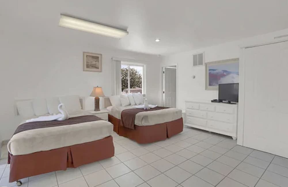 AA Heart of Wildwood Motels