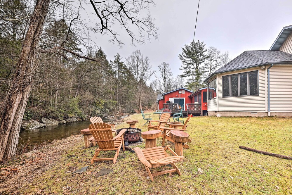 Luxe Cresco Lodge on Creek w/ Movie Theater & Deck