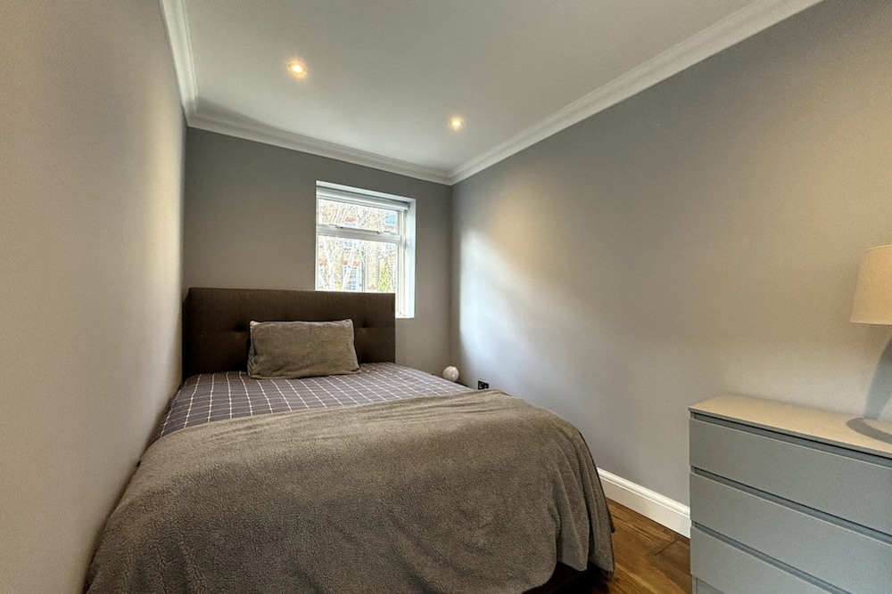 Elegant & Beautifully Presented 1BD Flat- Chelsea!