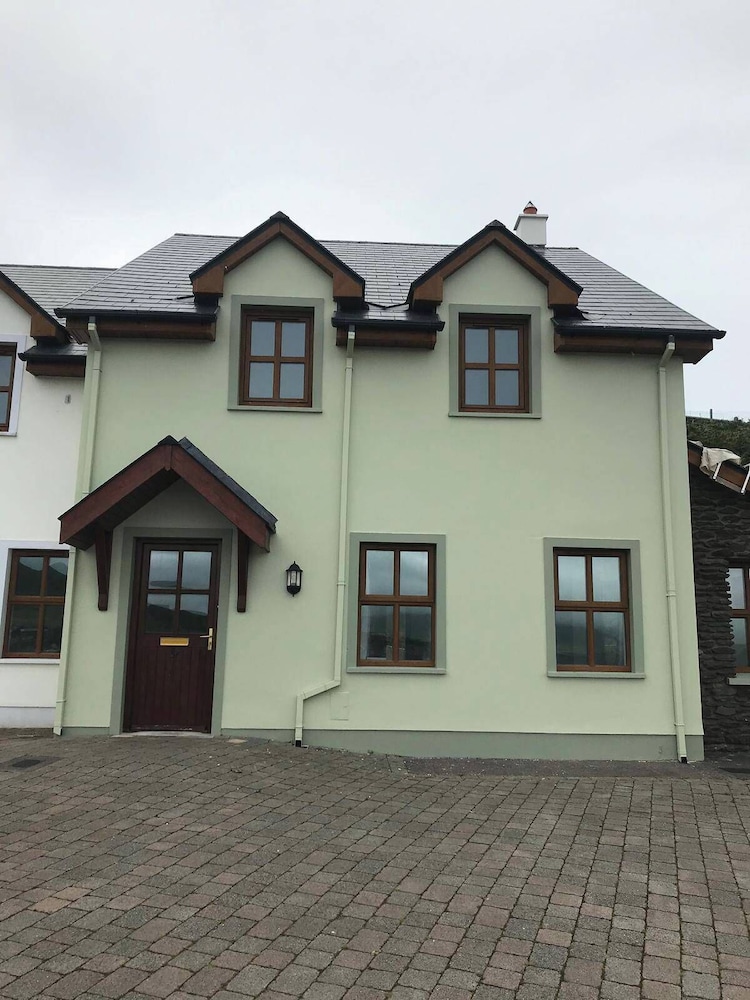 Dingle Holiday Haven - Comfortable 3 Bedroom House
