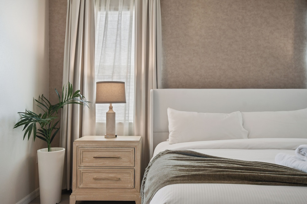 Luxury Stay: Pool, Games, Themed Rooms