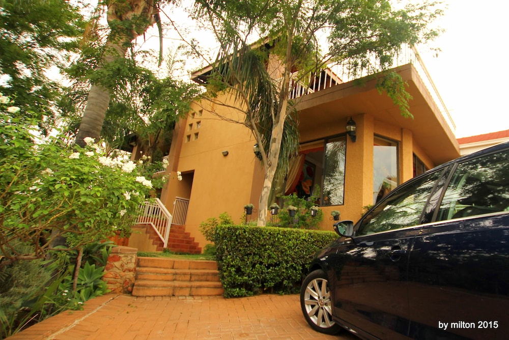 Sunset Ridge Guesthouse