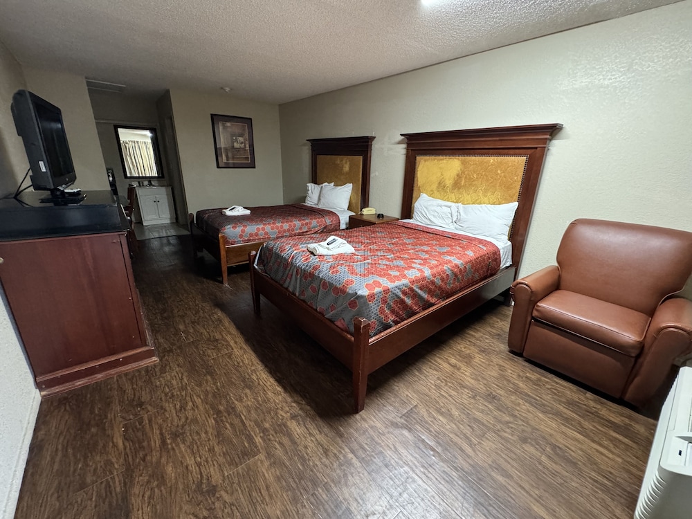 Great Western Inn & Suites view 4