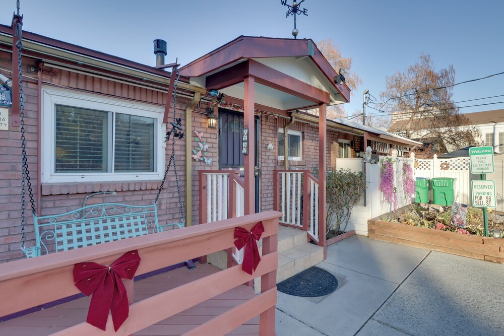 Close to Midtown! Cozy Reno 'river Cottage'