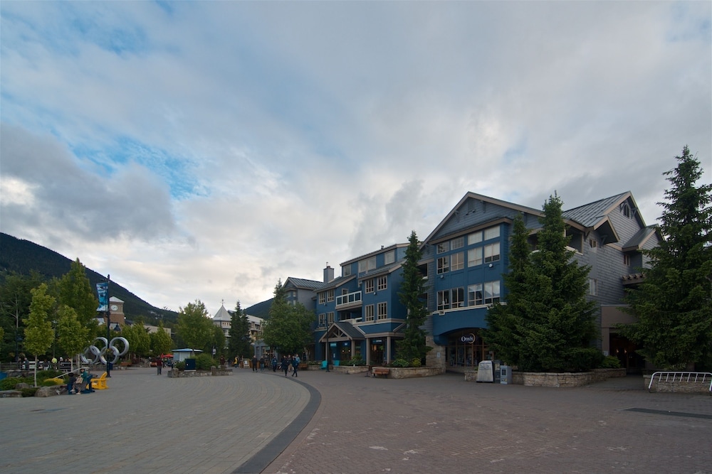 Whistler Blackcomb VR at Tyndall Stone - Image 1