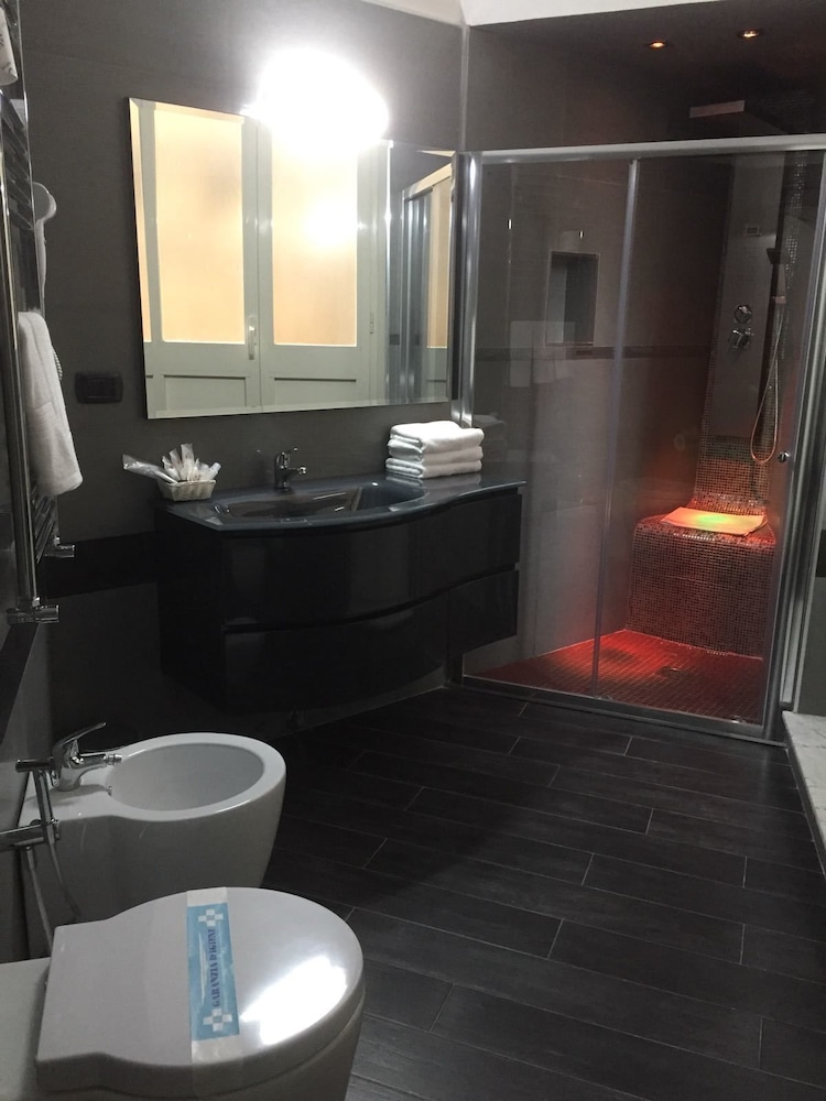 MB95 Mezzocannone Luxurious B&B