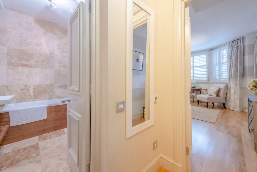 Quaint and Central Studio Flat - Chelsea