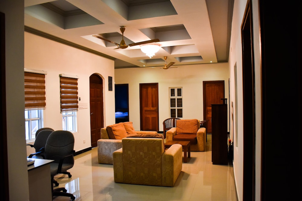 Equator HomeStay