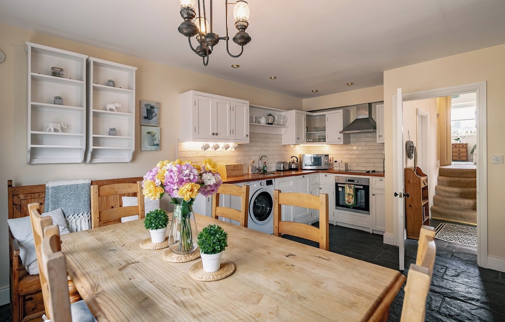 3 Bedroom pet Friendly Home in the Heart of Kenmare Town