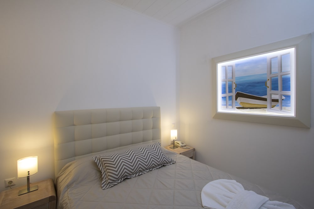 Erato Apartments