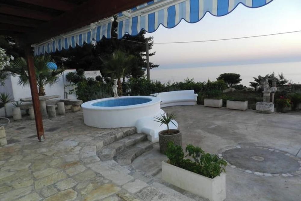 Villa Felloniche