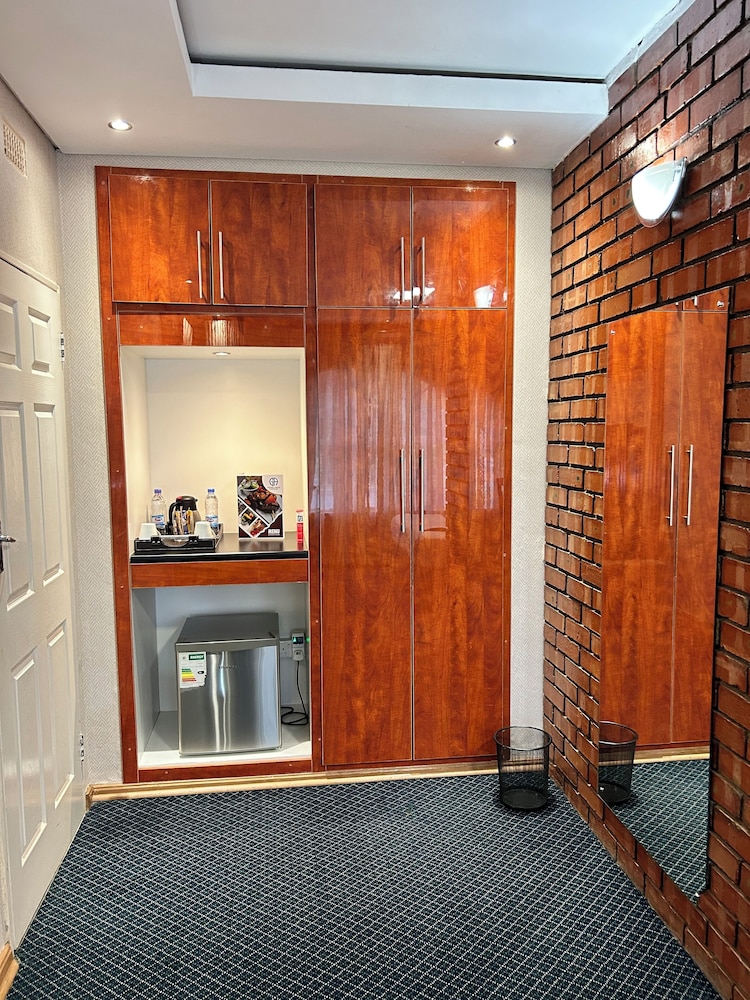 Gunhill Avenue Guesthouse