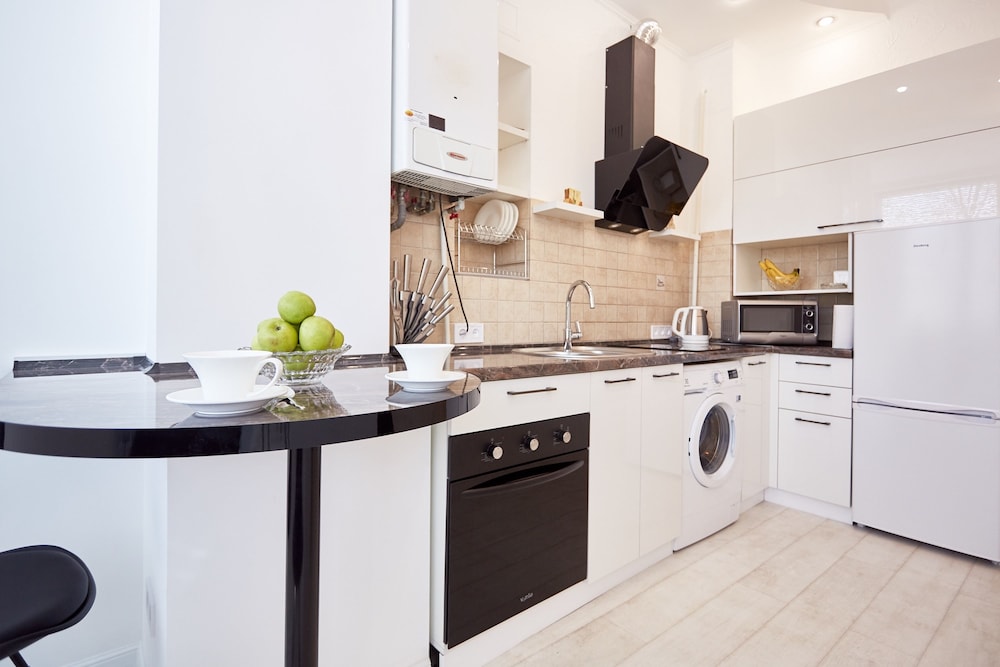 Flatsis Apartment Bazhanova 12 view 5