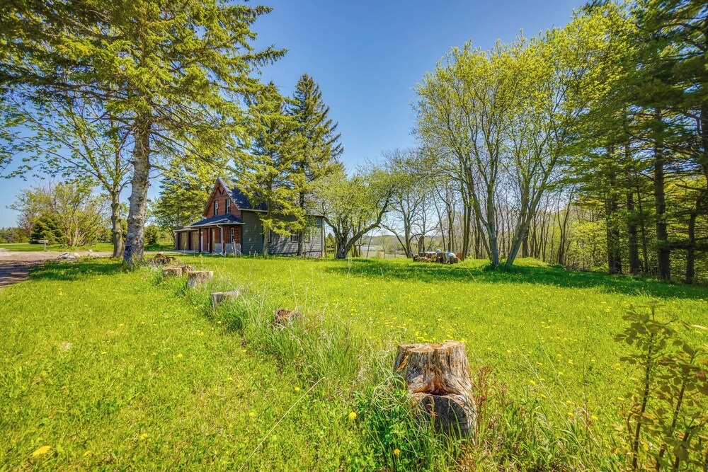 3 Mi to Lake Michigan: Charming Kewaunee Hideaway