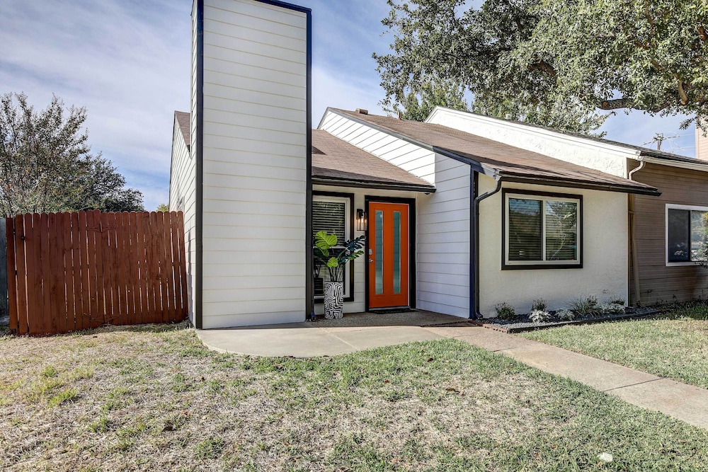 Stylish Allen Home Near Watters Creek Village - Property Image 5