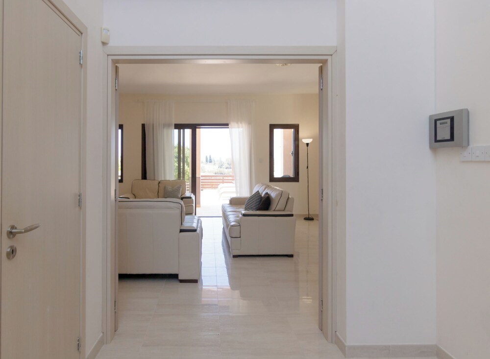 Phaedrus Living Luxury Villa Erimi