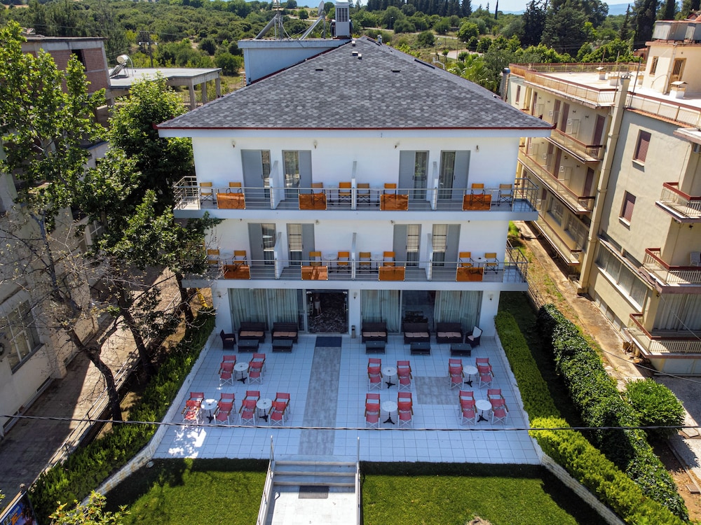 HOTEL ENA