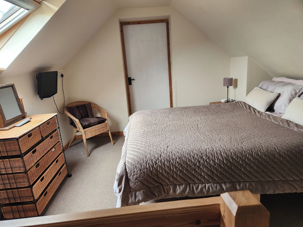 The Chalet is pet Friendly on a Farm Near Malvern