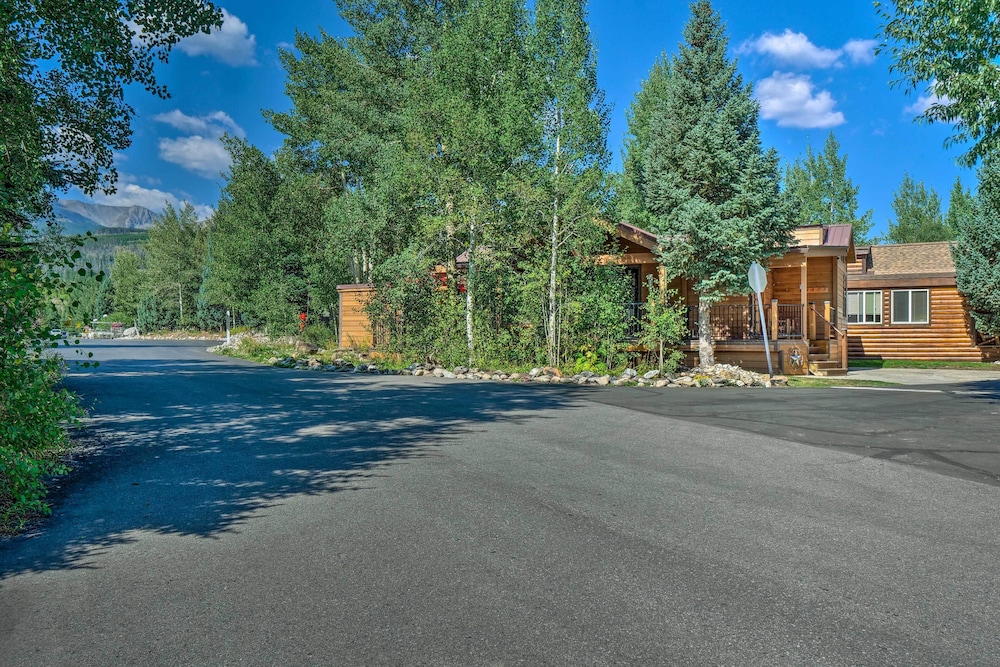 Breckenridge Cabin w/ Pool Access, Close to Skiing view 5