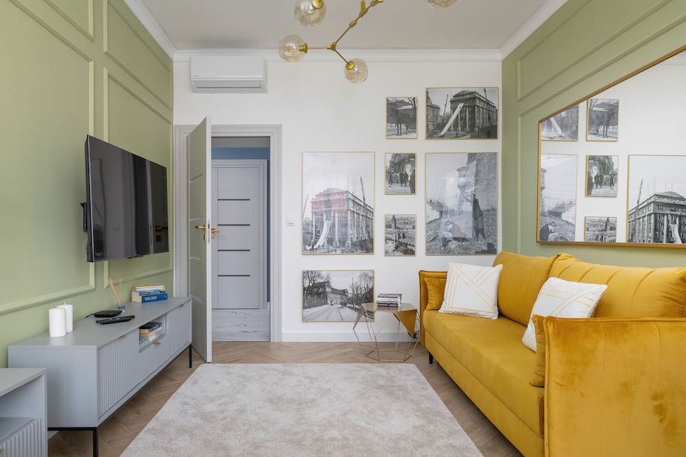 Starowiślna Lux Apartment by Renters view 5