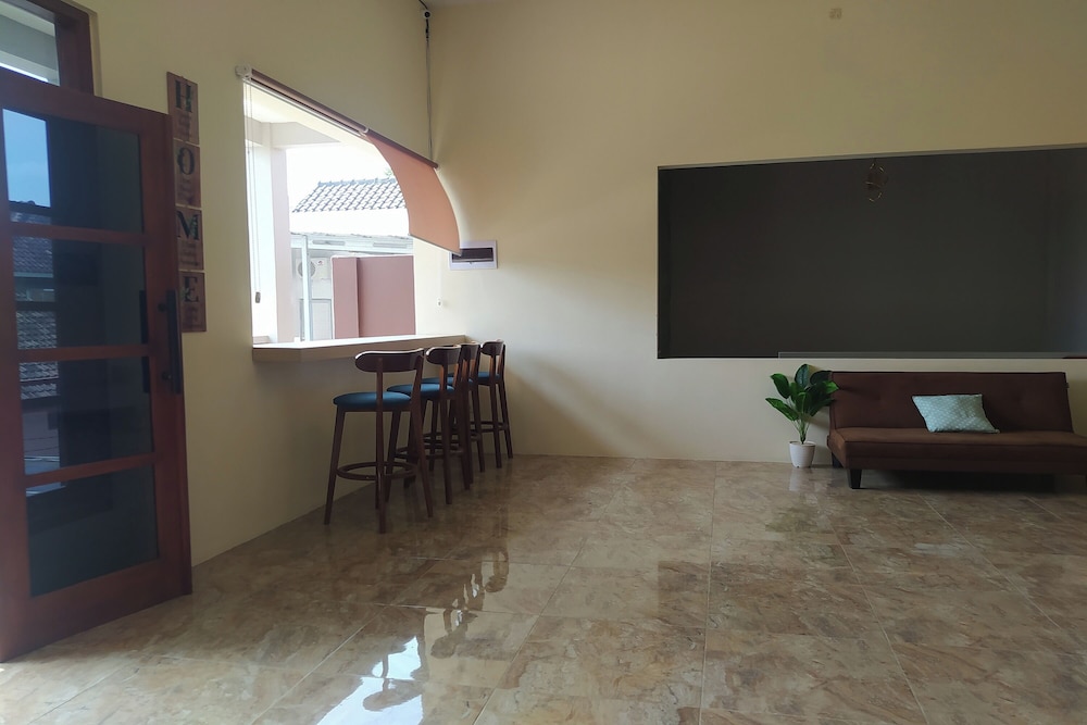 Satoe Atap Room Stay Syariah
