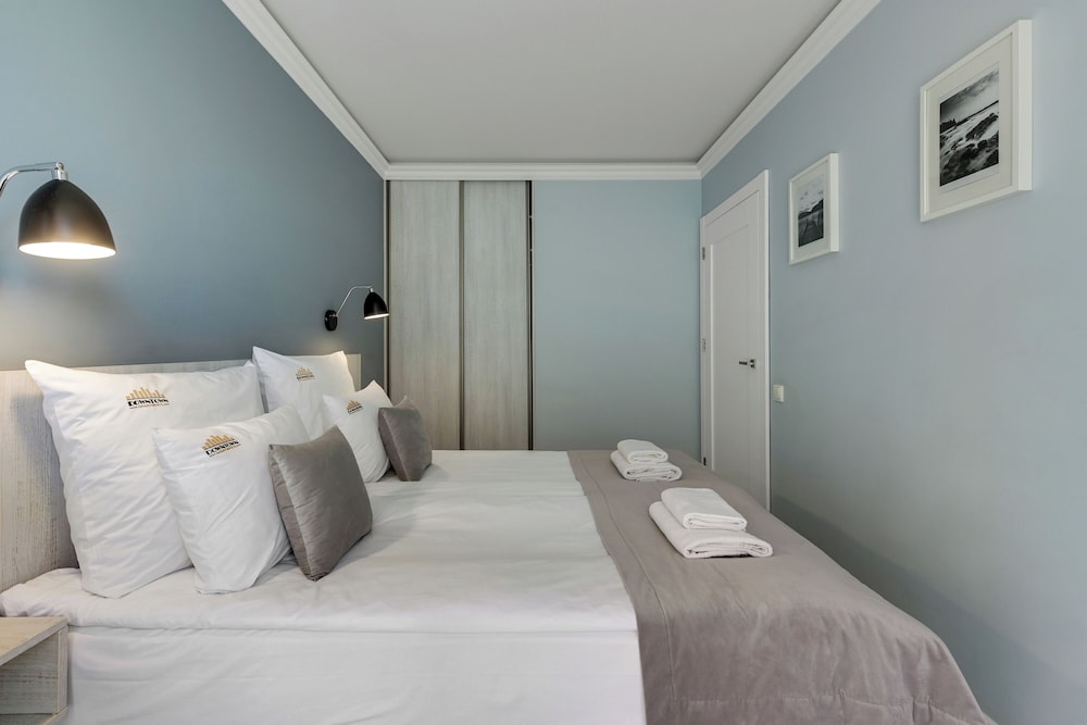 Aura - Riverside & Parking by Downtown Apartments