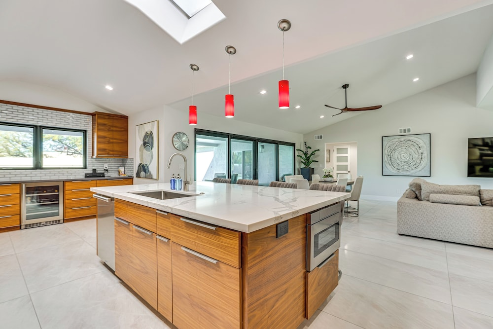 Luxury Scottsdale Home w/ Private Pool & Gas Grill