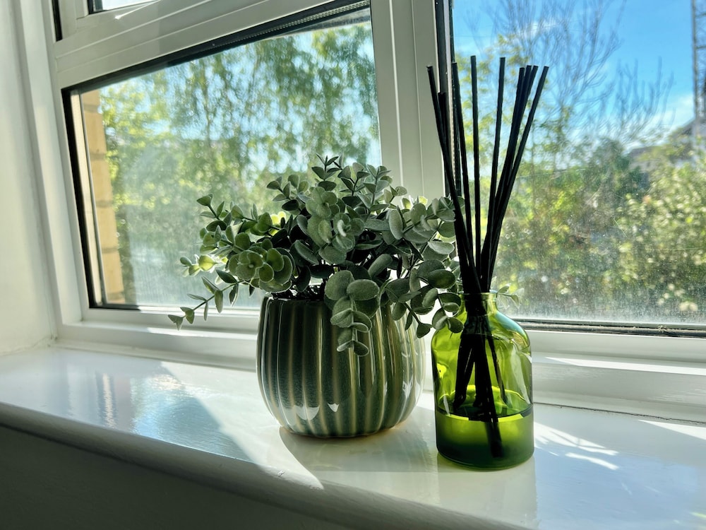 London Oasis Apartment Escape