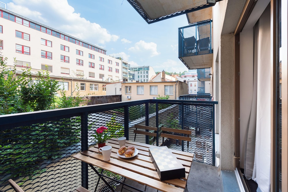3 bedroom apartment near center