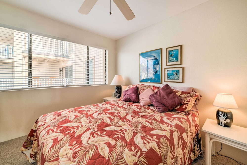 Oceanfront Kailua-kona Townhome w/ Pool & Views!
