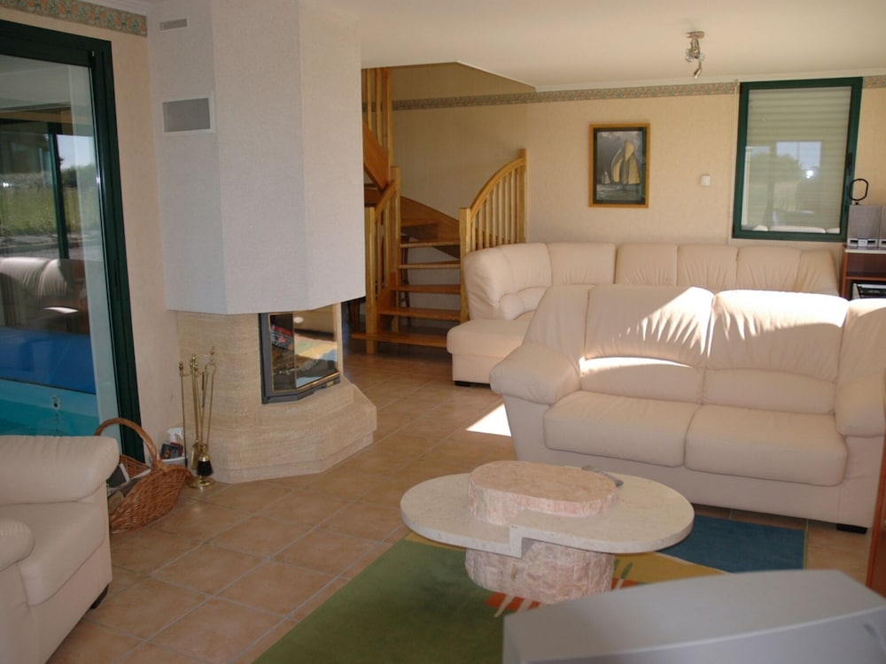 Scenic Villa in Moelan sur mer With Sauna view 3