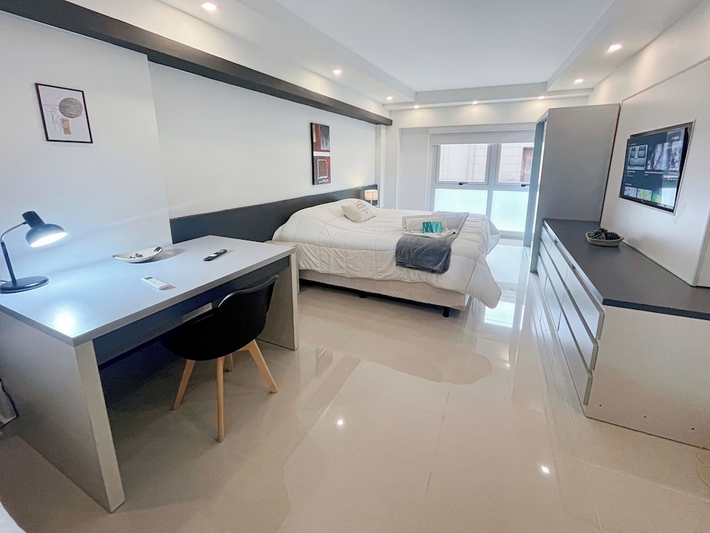 Ayres Suites Moreno
