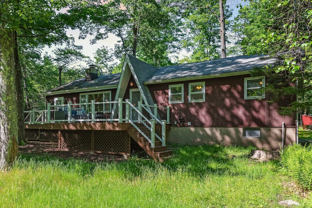 Tomhickon by Avantstay Walk to Lake Firepit Deck