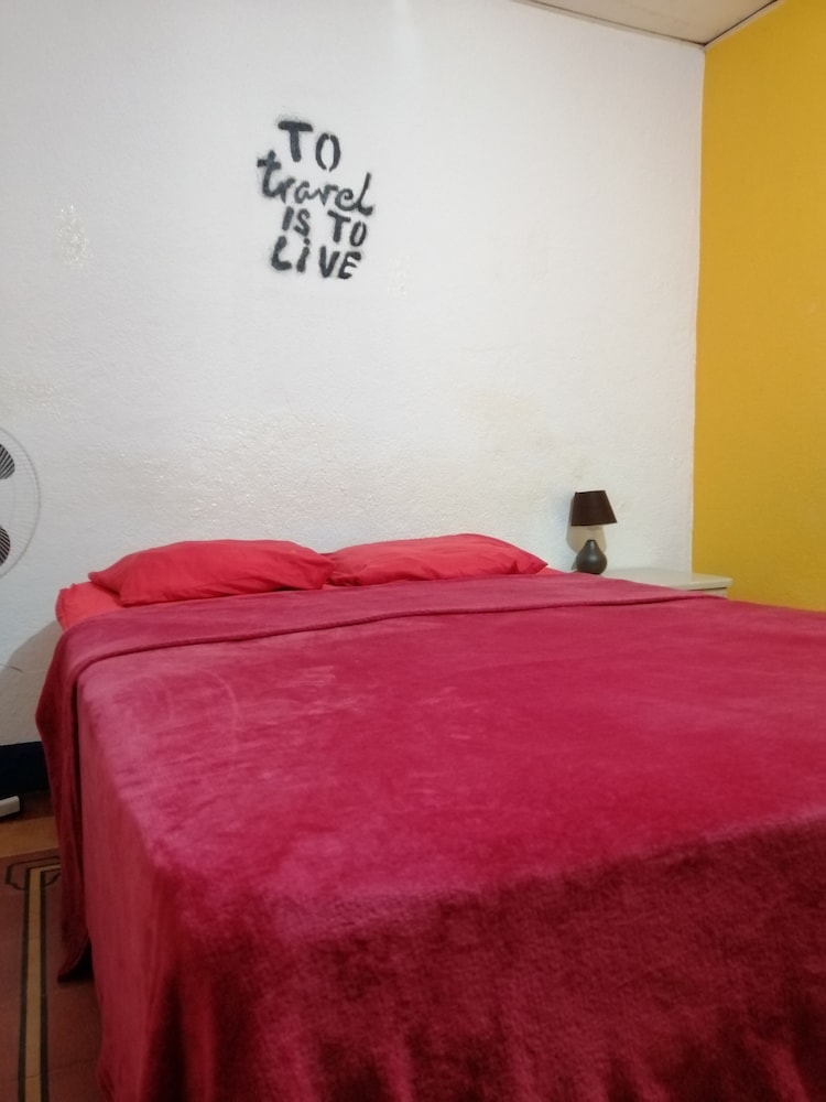 Hostal 4 Grados - Hostel
