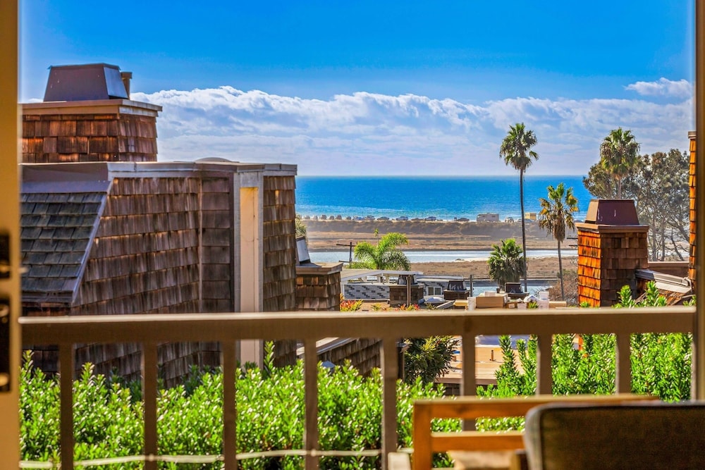 Caminito Del Canto 3 Bedroom Townhouse