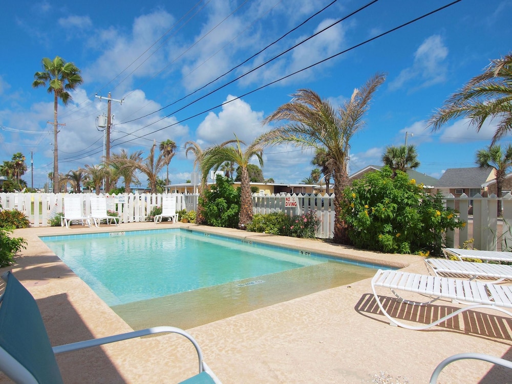 Beach Club Clubhouse 2