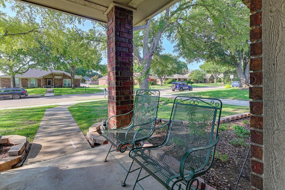 Pet-friendly Family Home 3 Mi to Lake Lewisville