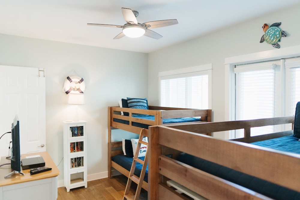 30A Seaclusion by Avantstay Walk to Beach Pool