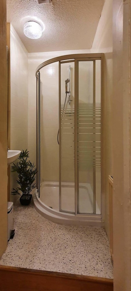 Cosy & Modern Apartment in Central Edinburgh