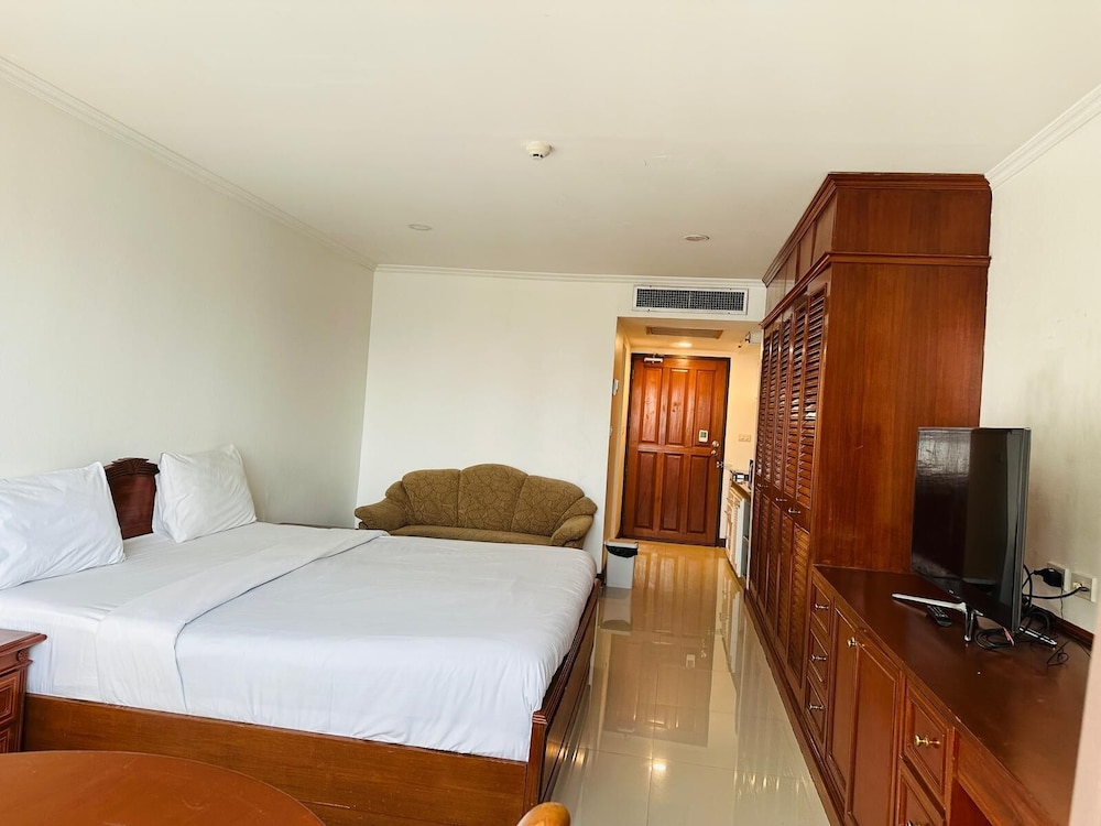 Omni Tower Sukhumvit Nana - Direct