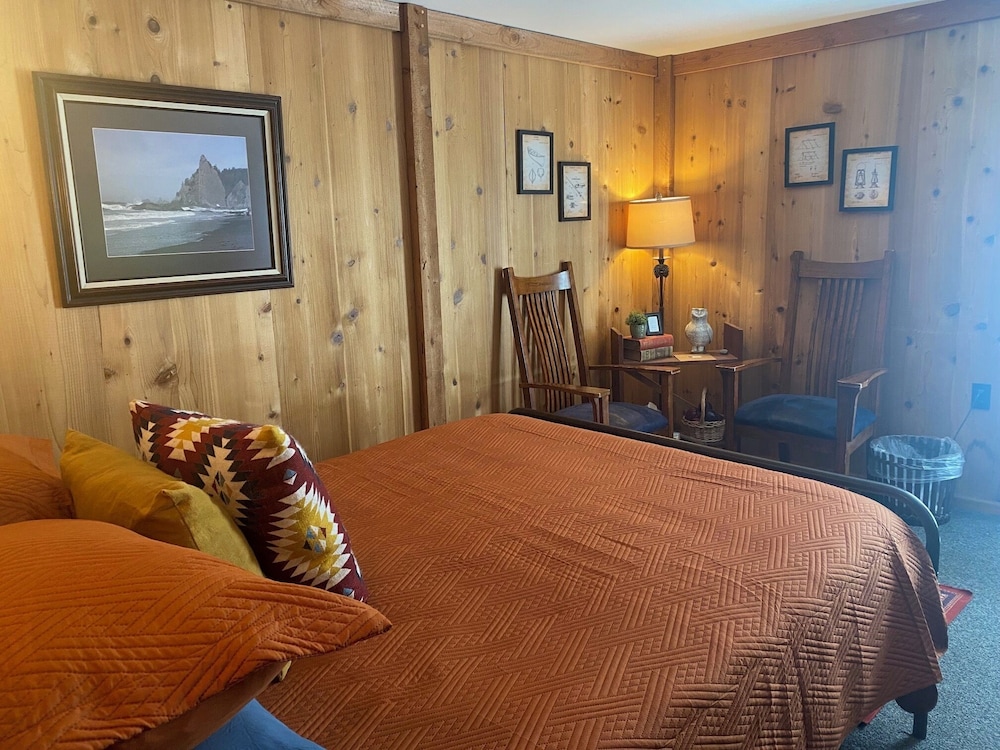 Manitou Lodge