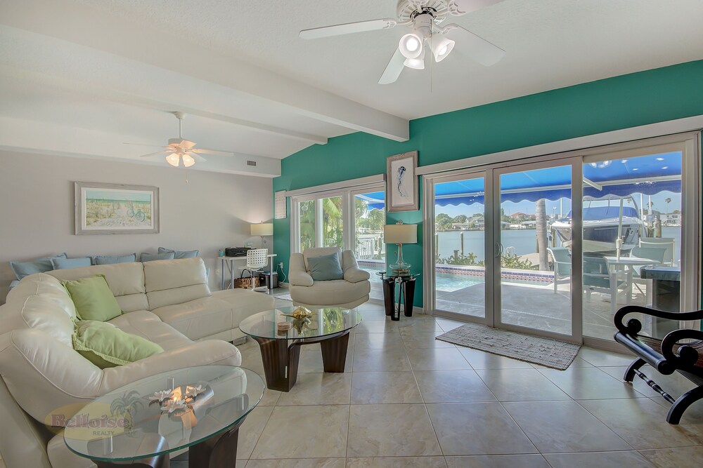 Water Lover's Paradise - Weekly Rental 2 Bedroom Home by RedAwning view 2
