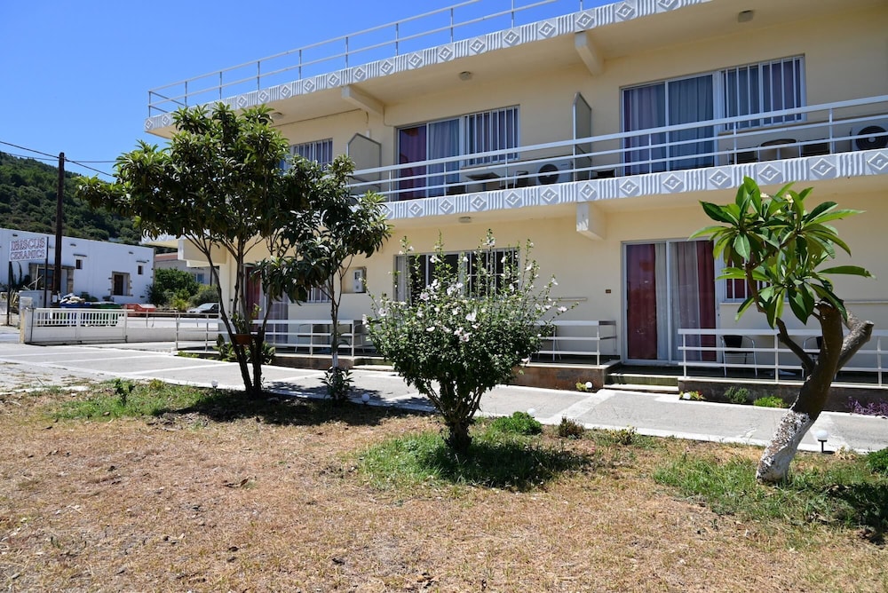 Photo 12