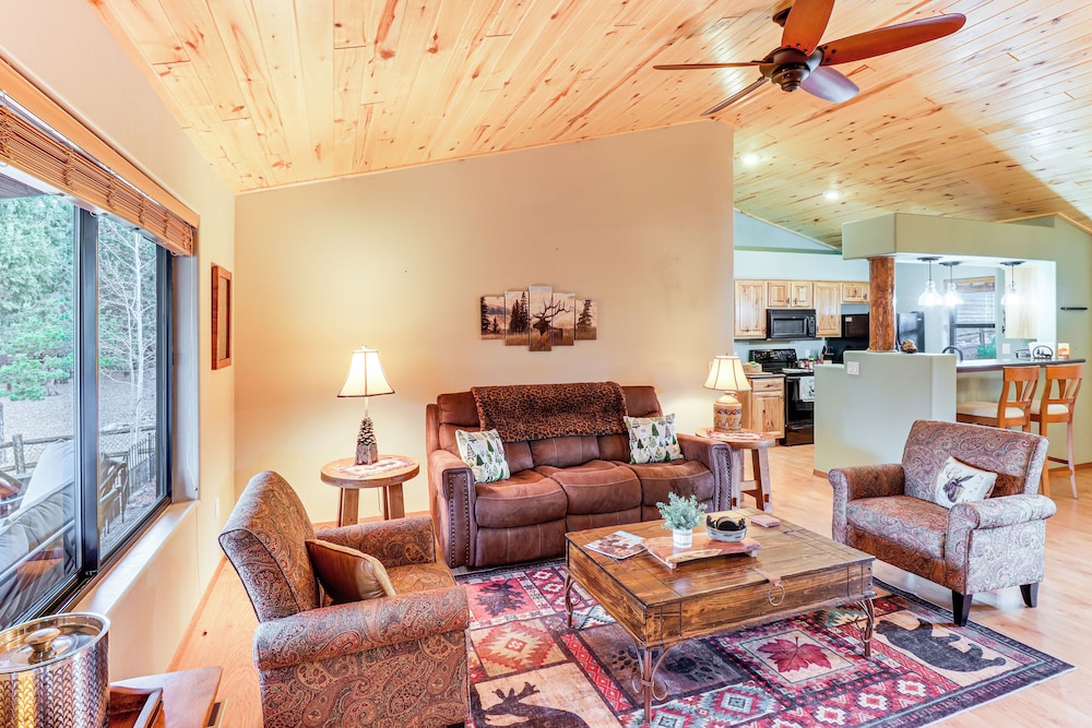 4 Mi to Fool Hollow Lake, Quiet & Cozy Cabin