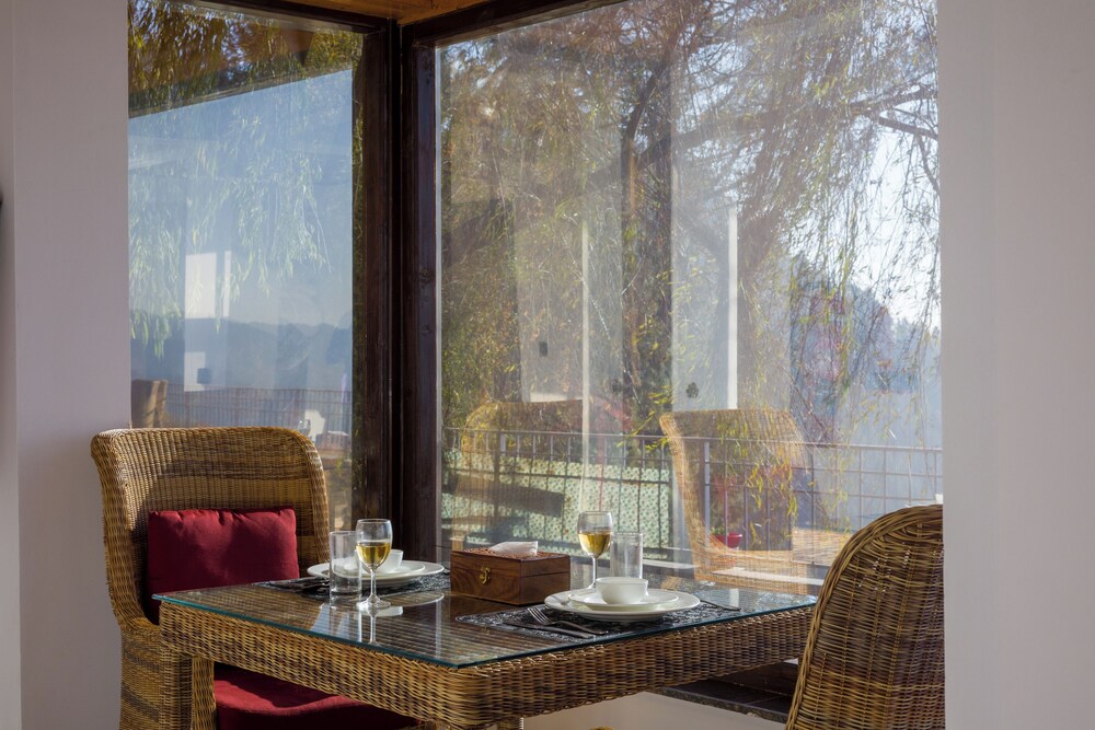 Lafu House Hearth Cabana  Hill views