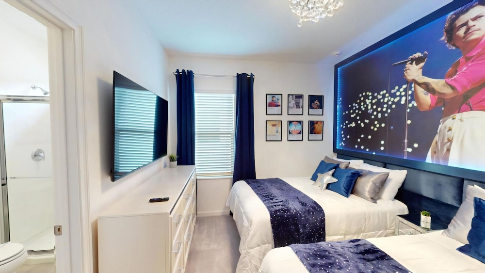 8 Bedroom Themed Rooms Huge Games Room Pool Spa