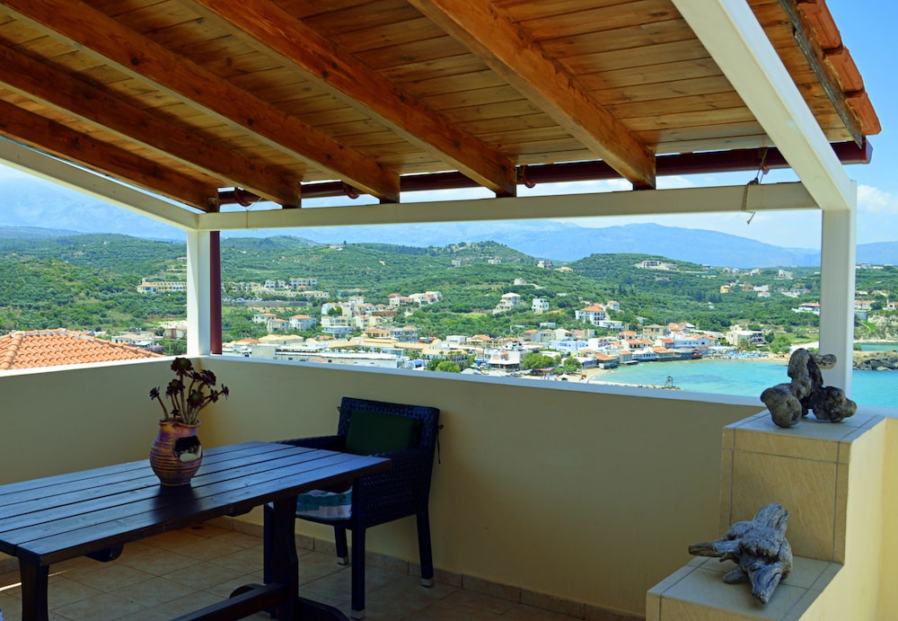 Manos Apartments