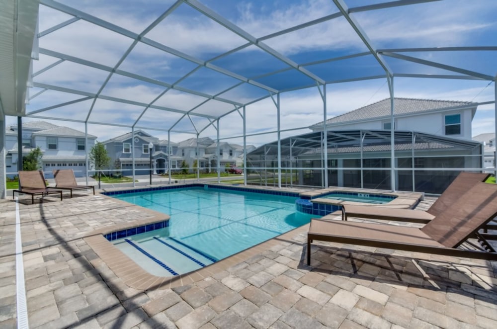 8 Bed 5 Bath Champions Villa - Image 3