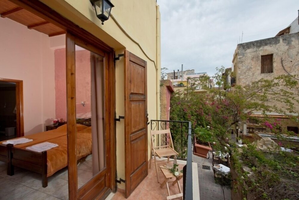 Katerina Traditional Rooms